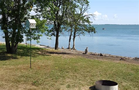 lake cabin rentals north dakota  Boaters will find excellent facilities, including two marinas with boat ramp access, boat rentals and fish cleaning facilities